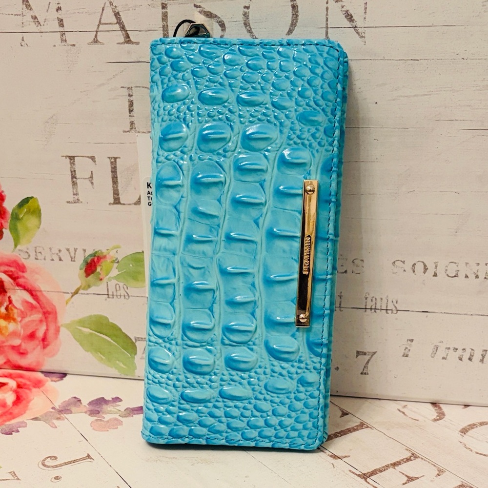 NWT✨BRAHMIN TROPIC BLUE MELBOURNE🩵 ADY WALLET RARE - Picture 5 of 16